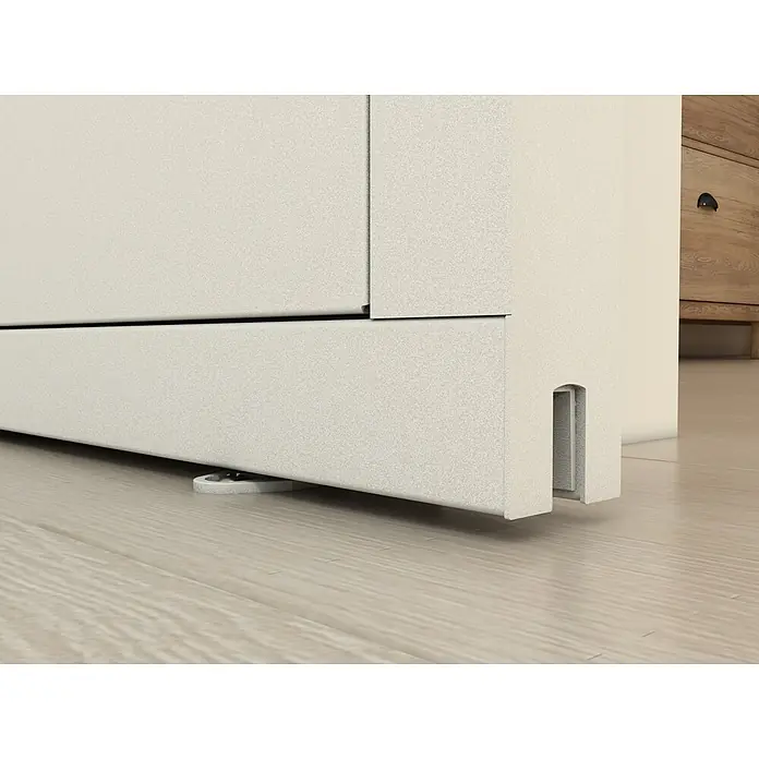 Inova Glasschiebetür Loft Komplettset ESG Klarglas 900 x 2150 mm 3 Felder mit Softclose - 900 x 2.150 mm, Klarglas - Helle, texturierte Möbelbasis mit Griff und sichtbarer Rolle, deutet auf Schiebetür/Schublade auf Holzboden hin.