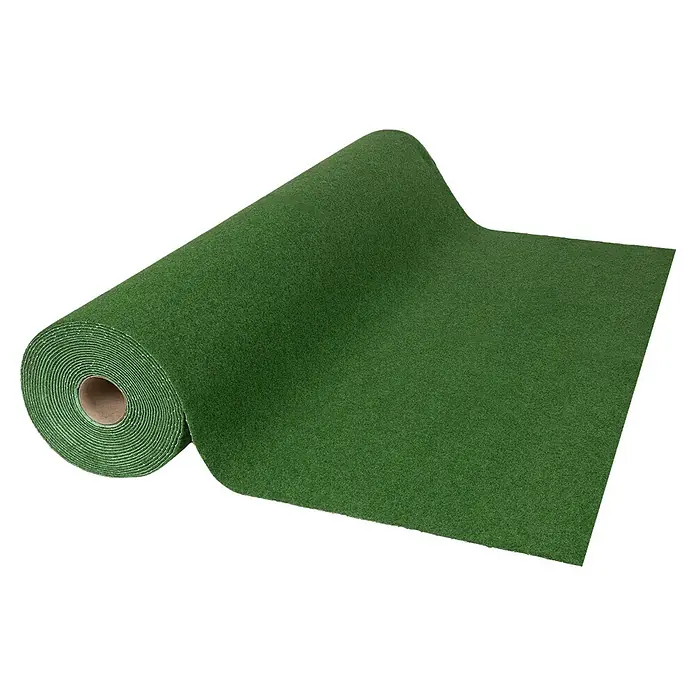 Rasenteppich Park - L x B: 100 x 100 cm, Moosgrün, Mit Drainagenoppen - Rolle grünen Kunstrasens, teilweise ausgerollt.