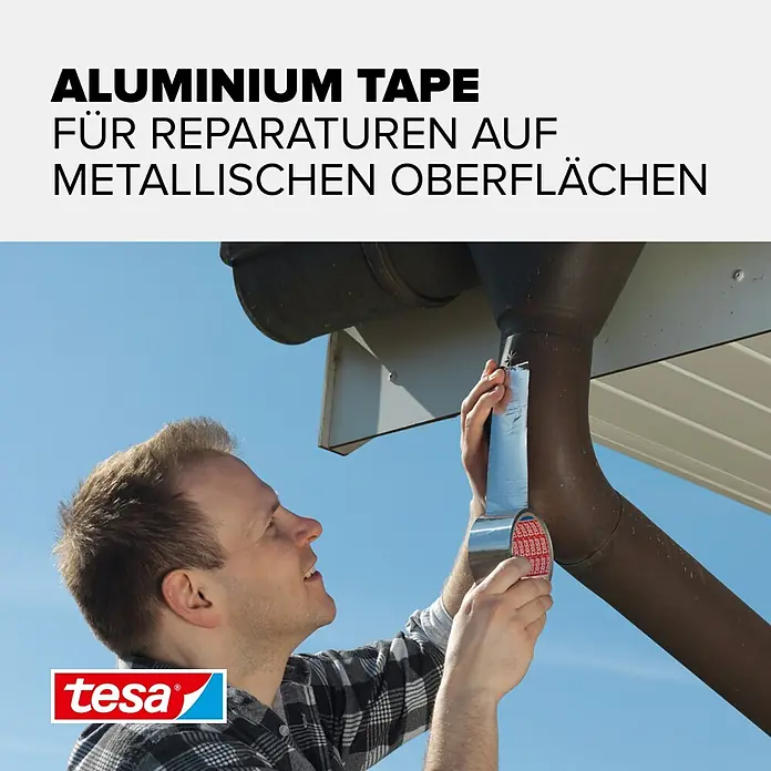 Tesa Aluminiumband - Silber, 10 m x 50 mm - tesa Aluminiumband wird zur Reparatur eines Metallfallrohrs verwendet.