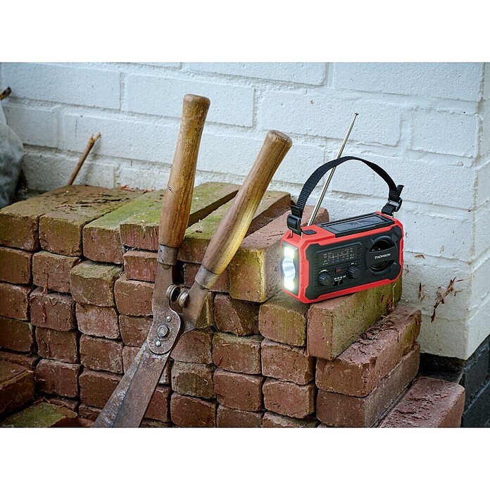 Thomson Radio de batería solar de emergencia RT280R (Rojo, 8,8 x 16,8 x 7 cm, AM / FM / LINTERNA) | BAUHAUS