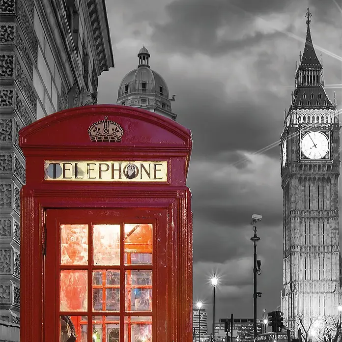 SanDesign Acryl-Verbundplatte - 100 x 250 cm, London Telephone - Ikonische rote britische Telefonzelle, beleuchtet vor monochromer Londoner Skyline mit Big Ben.