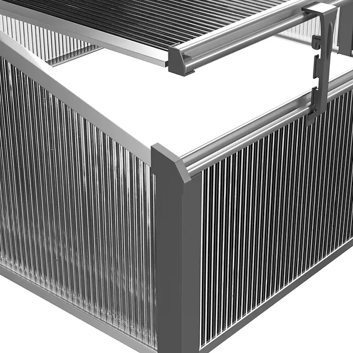 Juwel Easy Fix Doppelfrühbeet - 100 x 120 x 40 cm - Eckteil einer Lamellenverkleidung mit klaren Platten und silbernem Metallrahmen.