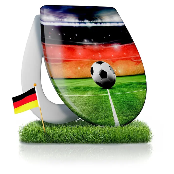 Calmwaters WC-Sitz Motiv Halbzeitpause - Duroplast, Mehrfarbig, Mit Absenkautomatik - Dekorierter Toilettensitzdeckel mit Fußballstadion-Grafik in deutschen Nationalfarben und einem Fußball.
