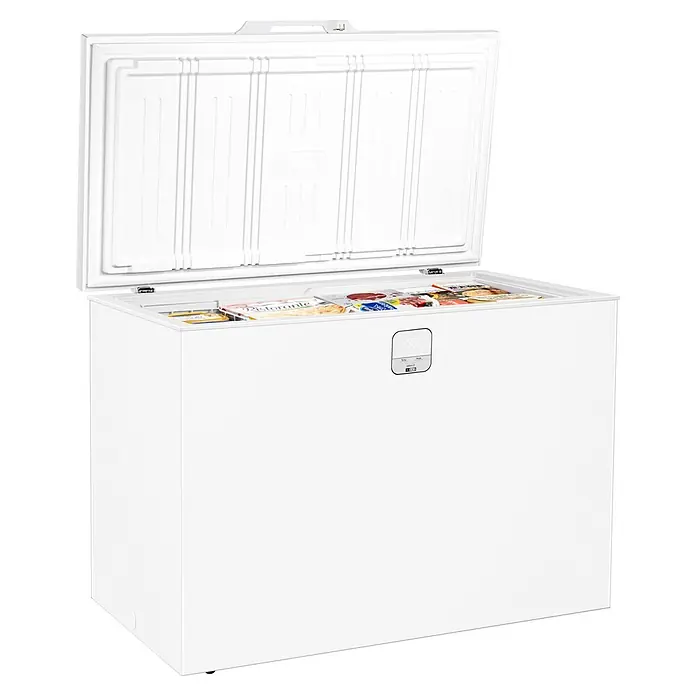 PKM Tiefkühltruhe GT280NFD - Nutzinhalt Gesamt: 277 l, 63 x 111,4 x 84,7 cm, Weiß - Weißer Gefriertruhe mit offenem Deckel, der gefrorene Lebensmittel und ein Digitaldisplay zeigt.