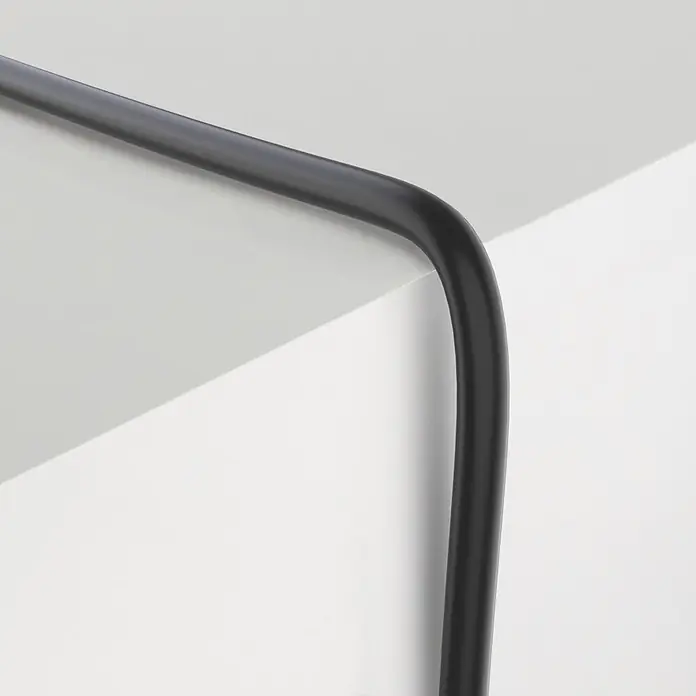 Hama HDMI-Kabel 00202028 8K UHD Audio Return Channel eARC HDMI-Kabel - Schwarz, 2 m - Schwarzer gebogener Metallstab, möglicherweise für ein Geländer oder eine Stützkonstruktion.