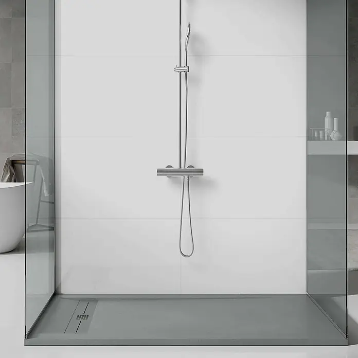 Poalgi Duschwanne Gneis - L x B: 180 x 80 cm, Verbundwerkstoff, Grau - Moderne begehbare Dusche mit verchromtem Duschsystem und grauer Duschwanne.