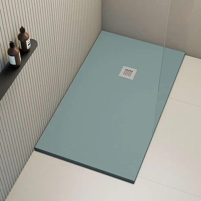 Poalgi Duschwanne Hos's - L x B: 120 x 90 cm, Verbundwerkstoff, Grün - Matt-türkisfarbene Duschwanne mit quadratischem Metallablauf, in eine moderne Dusche eingebaut.