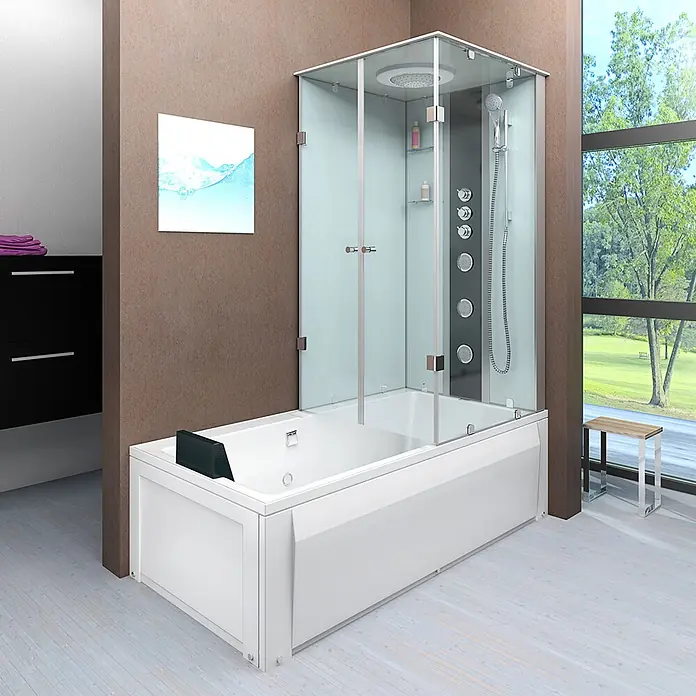 AcquaVapore Komplettdusche Fertigdusche K05-L02-EC - Weiß - Weiße Badewanne mit integrierter Glasduschkabine, inklusive Regendusche und Massagedüsen, in einem hellen Badezimmer.