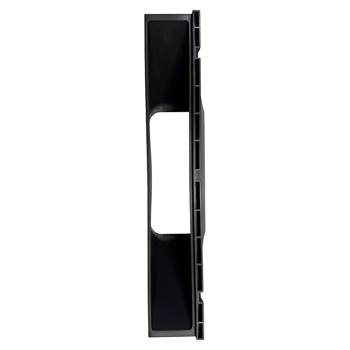 Wolkenstein Abluftadapter WDA-KS3 - 7 x 41,5 x 18 cm - Schwarzes, rechteckiges technisches Bauteil mit zentraler Aussparung und vertikal geschlitzter Seite.
