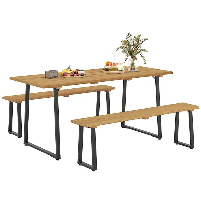 Outsunny Gartentisch-Set - Gesamtumfang: 3 -tlg., Stahl, Tannenholz - Gartentisch-Set mit Holzoptik-Tischplatte und schwarzen U-förmigen Metallbeinen, bestehend aus einem Tisch und zwei Bänken.