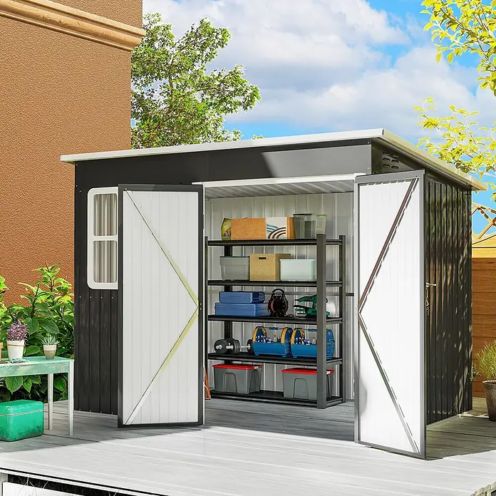 Outsunny Gerätehaus - Außenbreite inkl. Dachüberstand: 260 cm, Außentiefe inkl. Dachüberstand: 177 cm, Stahl, Dunkelgrau - Dunkelgrauer Metall-Gartenschuppen mit offenen weißen Doppeltüren, der interne Regale mit gelagerten Gegenständen auf einer Holzterrasse zeigt.