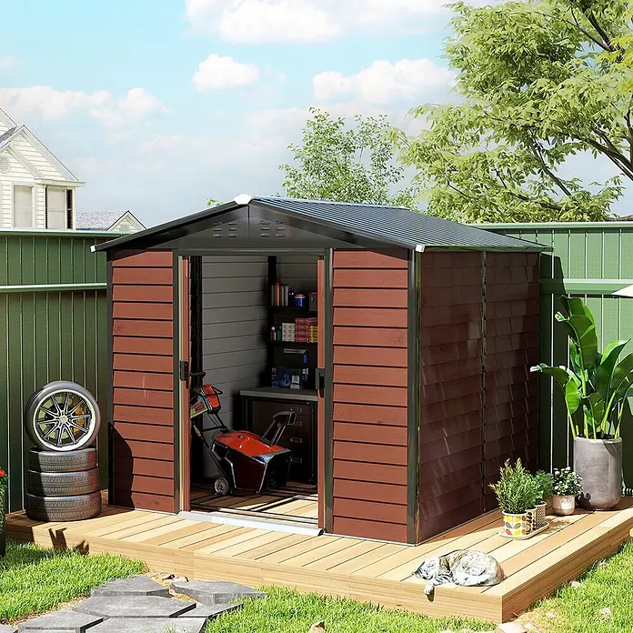 Outsunny Gerätehaus - Außenbreite inkl. Dachüberstand: 240 cm, Außentiefe inkl. Dachüberstand: 206 cm, Stahl, Teak - Brauner und schwarzer Geräteschuppen auf Holzterrasse, gefüllt mit Werkzeugen und Haushaltsgegenständen, im Garten.