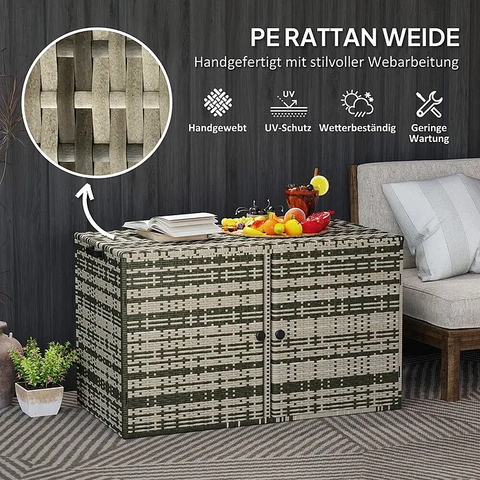 Outsunny Garten-Aufbewahrungsbox - L x B x H: 118 x 57 x 69 cm, Mischgrau, Stahl - Zweifarbige grün-beige Rattan-Outdoor-Aufbewahrungsbox, als Beistelltisch mit Getränken und Snacks neben einem Sessel.
