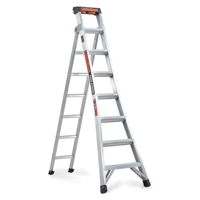 Altrex Mehrzweckleiter King Kombo 3-in-1 Stehleiter mit 8+5 Stufen - Anzahl Tritte: 13 Stk., Arbeitshöhe: 5.300 m - Silberne Aluminium-Mehrzweckleiter mit schwarzen Füßen und orangefarbenem Branding.