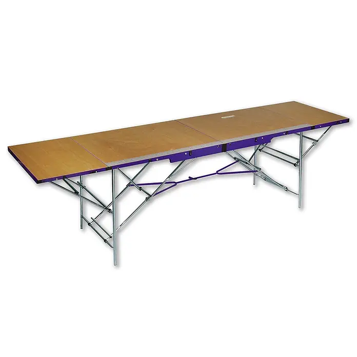 Iller Leiter Mehrzweckleiter Tapeziertisch 4-teilig, 2-3m lang 300x60cm - Holz - Langer klappbarer Campingtisch mit hellbrauner Platte, lila Rahmen und silbernen Metallbeinen.
