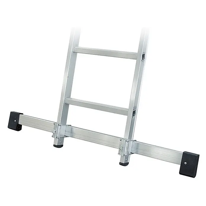 Iller Leiter Mehrzweckleiter Traverse zum Nachrüsten mit Klemmung für Holmgröße 50-65 mm - Aluminium - Aluminium-Leiterbasis mit Aluminium-Stabilisatorstange und schwarzen Gummifüßen für erhöhte Stabilität.