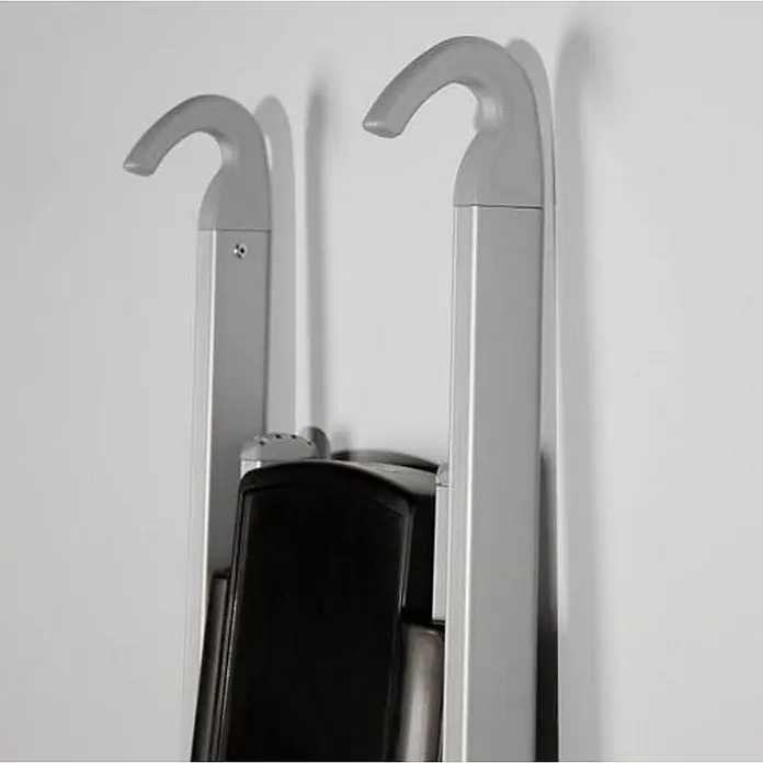 Alu-Line Dachleiter Frankana Basic von Alkovenleiter Wohnmobilleiter 4 Stufen - Anzahl Tritte: 4 Stk., Belastbarkeit: 125 kg, Aluminium - Hellgrauer, faltbarer Metall-Hängetrockner mit zwei gebogenen Haken und schwarzem Faltteil.
