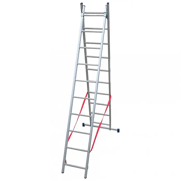 Facal Mehrzweckleiter Mehrzweckleiter STILO S100 2x10 Sprossen - Anzahl Tritte: 10 Stk., Arbeitshöhe: 5.440 m, Aluminium - Silbergraue Aluminium-Mehrzweckleiter mit roten Gurten und blauen Anti-Rutsch-Füßen, als Stehleiter aufgestellt.