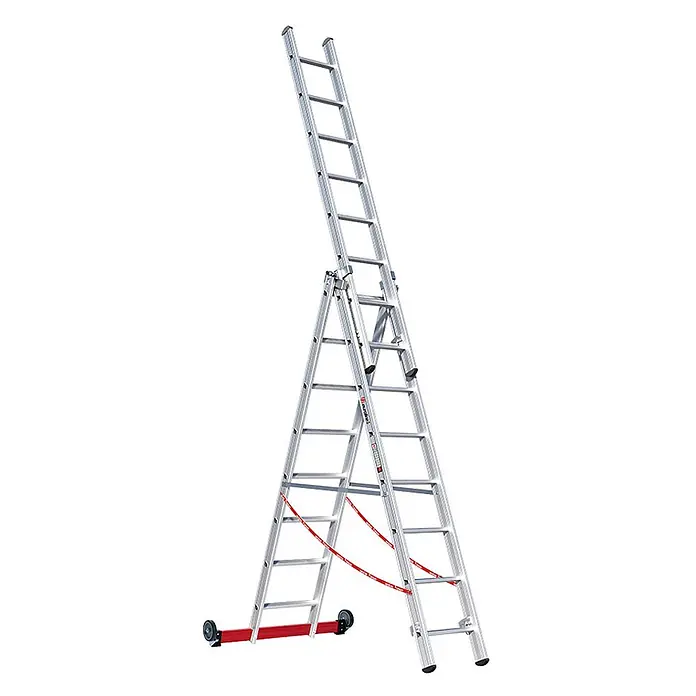Euroline Mehrzweckleiter Premium 30778 Mehrzweckleiter 3-teilig 3x8 Sprossen - Anzahl Tritte: 8 Stk., Arbeitshöhe: 6.700 m, Aluminium - Silberne Aluminium-Mehrzweckleiter als Stehleiter mit Auszug, ausgestattet mit roten Sicherheitsgurten und rotem Fußstabilisator mit Rädern.