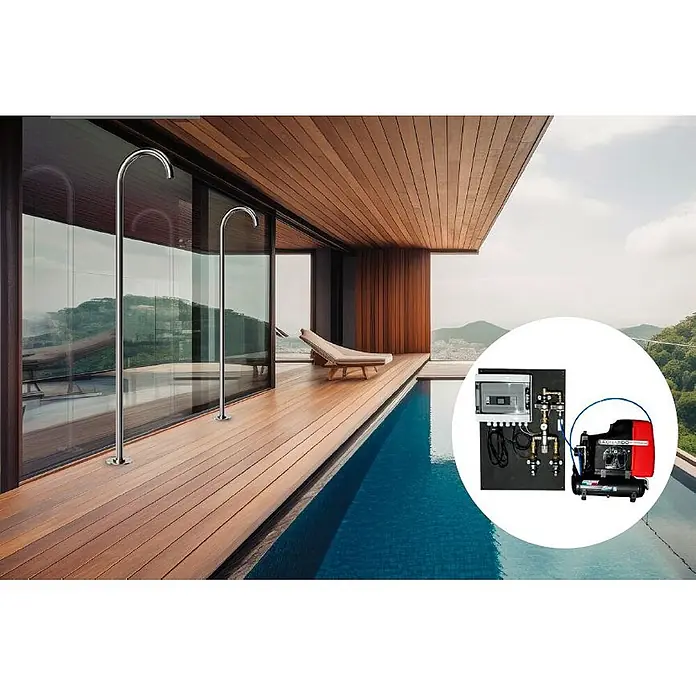 Ideal Eichenwald Pooldusche Modell 35 Gartendusche Nemo mit Piezo Taster - Edelstahl - Zwei elegante Edelstahl-Außenduschen auf einem modernen Holz-Pooldeck, zusammen mit einem integrierten Poolpumpen- und Steuerungssystem.