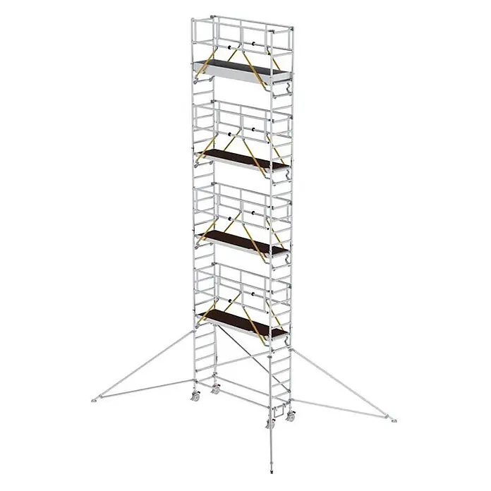 Munk Rollgerüst Rollgerüst SG mit Ausleger 0,75x2,45m Plattform 10,39m AH - Arbeitshöhe: 10.390 m - Hohes, silberfarbenes Aluminium-Rollgerüst mit mehreren dunklen Plattformen, Lenkrollen und Stützstreben.