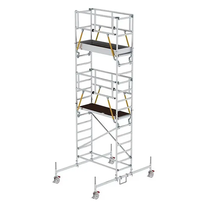 Munk Rollgerüst Rollgerüst SG 0,75x1,80m Plattform 6,66m AH - Arbeitshöhe: 6.660 m - Mobiles Gerüst aus silbernem Aluminium mit zwei dunklen Plattformen, gelben Diagonalstreben und feststellbaren Lenkrollen.