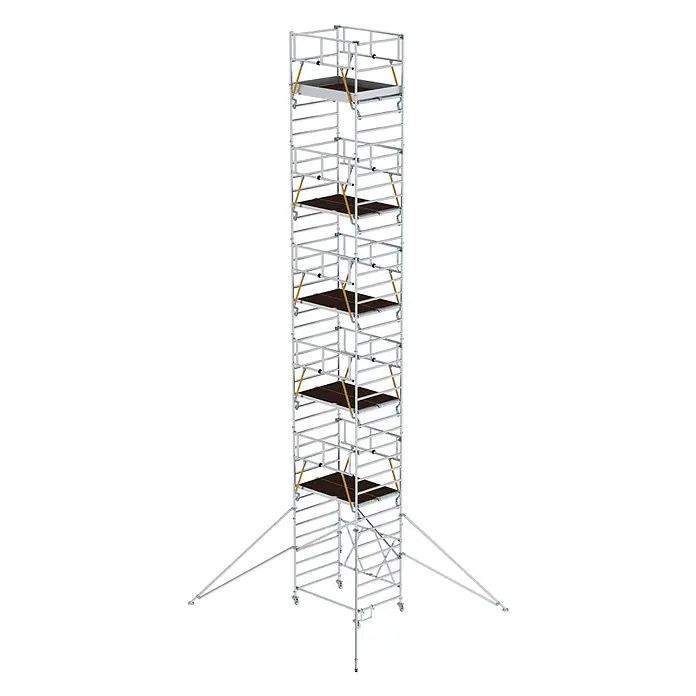 Munk Rollgerüst Klappgerüst SG 1,35x2,45m mit Ausleger und Sicherheitsgeländer 13,04m AH - Arbeitshöhe: 13.040 m - Hohes fahrbares Aluminium-Rollgerüst mit mehreren braunen Plattformen, gelben Diagonalstreben und stabilisierenden Auslegern, für sicheres Arbeiten in der Höhe.