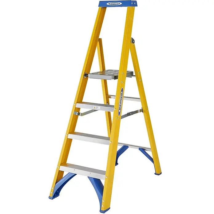 Werner Stehleiter GFK Kunststoff Stufenstehleiter 4 Stufen - Anzahl Tritte: 4 Stk., Arbeitshöhe: 2.930 m, Kunststoff - Gelbe und blaue Fiberglas-Stehleiter mit silbernen Stufen und einer Ablageplattform.