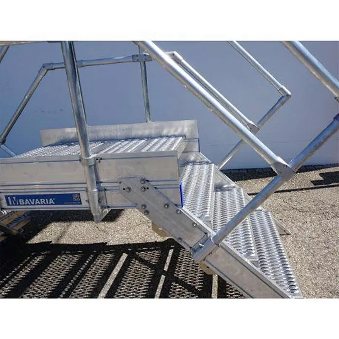 Mauderer Treppenpodest Bavaria Aluminium Überstieg M 1010mm Plattformlänge 1120mm lichte Höhe -  - Modulare Aluminiumstufen mit rutschfesten Trittflächen und Geländern für den Gerüstzugang.