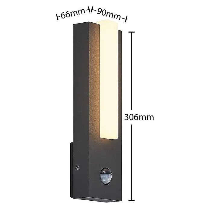 Lucande Außenwandleuchte Virgalia - schwarz, IP54 - Schwarze rechteckige Außenwandleuchte mit vertikaler LED-Lichtleiste und integriertem Bewegungsmelder.