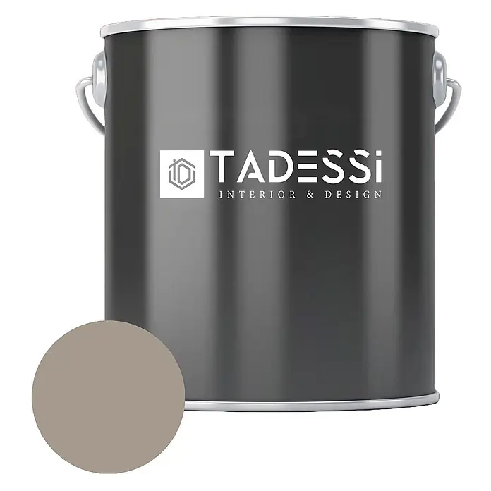 Tadessi Wandfarbe Sanfttaupe - Braun, Matt, 2,5 l - Dunkelgrauer Farbeimer mit taupefarbener Farbprobe für die Innengestaltung.
