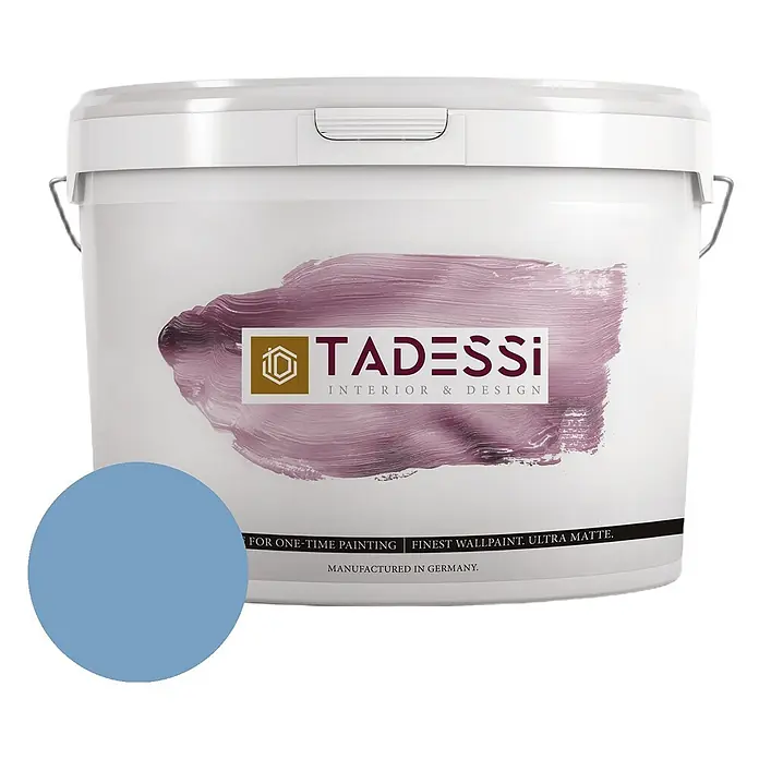 Tadessi Wandfarbe Atlantikblau - Blau, Matt, 2,5 l - Weißer Tadessi Farbeimer mit blauer Farbprobe. Feinste ultramatte Wandfarbe, hergestellt in Deutschland.