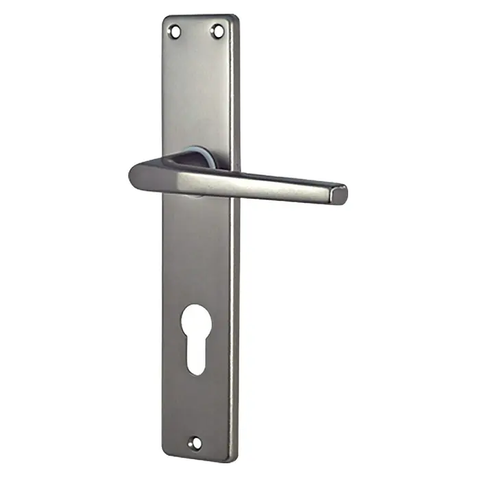 Solid Elements Drückergarnitur - Drücker mit Langschild, Titansilber - Detailaufnahme eines modernen Türgriffs aus Metall mit länglicher Platte, ideal für stilvolle Innentüren.