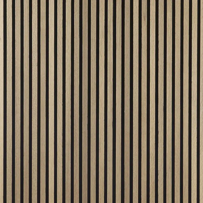 FibroTech Akustikpaneel Premium - Oiled Oak, 2.440 x 605 x 22 mm - Akustikpaneel mit hellen Holzlamellen auf dunklem Träger, zur Schalldämmung und Wanddekoration.
