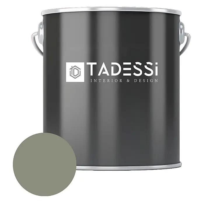 Tadessi Wandfarbe Schilfgrün - Grau, Matt, 5 l - Dunkelgrauer Farbeimer mit silbernem Deckel und Griff, zeigt einen runden salbeigrünen Farbmuster.