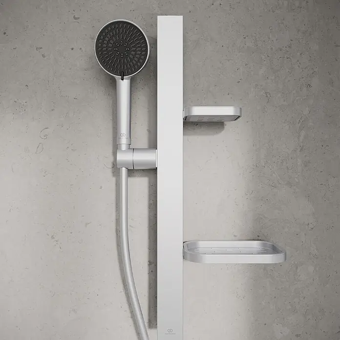 Ideal Standard Brausegarnitur Idealrain BD586 - Lochabstand: 40 cm - 50 cm, Art Strahl: SilkRain, Rain, Silber - Silbernes Handbrauseset mit verstellbarer Stange und zwei integrierten Seifenschalen.