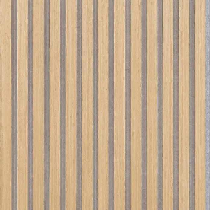 FibroTech Akustikpaneel Quanti - Light Oak grau, 2.440 x 520 x 18 mm - Akustikplatte mit hellen Holzlamellen und grauem schallabsorbierendem Filzhintergrund zur Wandmontage.