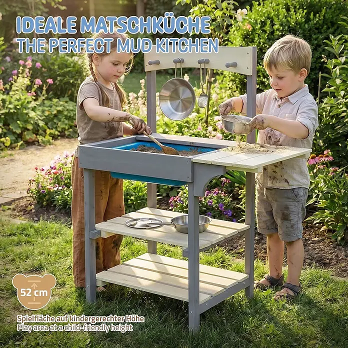 ECD Germany Matschküche - 62 x 37 x 82 cm, Holz, Lila, Beige, Blau - Zwei Kinder spielen mit einer grauen und hellen Matschküche aus Holz im Garten. Spielbereich auf kindgerechter Höhe von 52 cm.