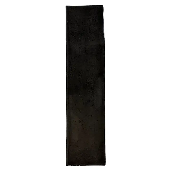 Wandfliese Santorini - 7,5 x 30 cm, Black, Glänzend - Schwarze, rechteckige Stoffprobe mit texturierter Oberfläche.