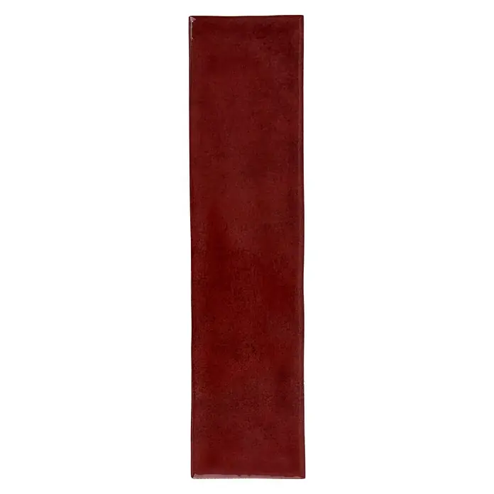 Wandfliese Santorini - 7,5 x 30 cm, Red, Glänzend - Dunkelrote rechteckige Fliese mit strukturierter Oberfläche und glänzenden Kanten.