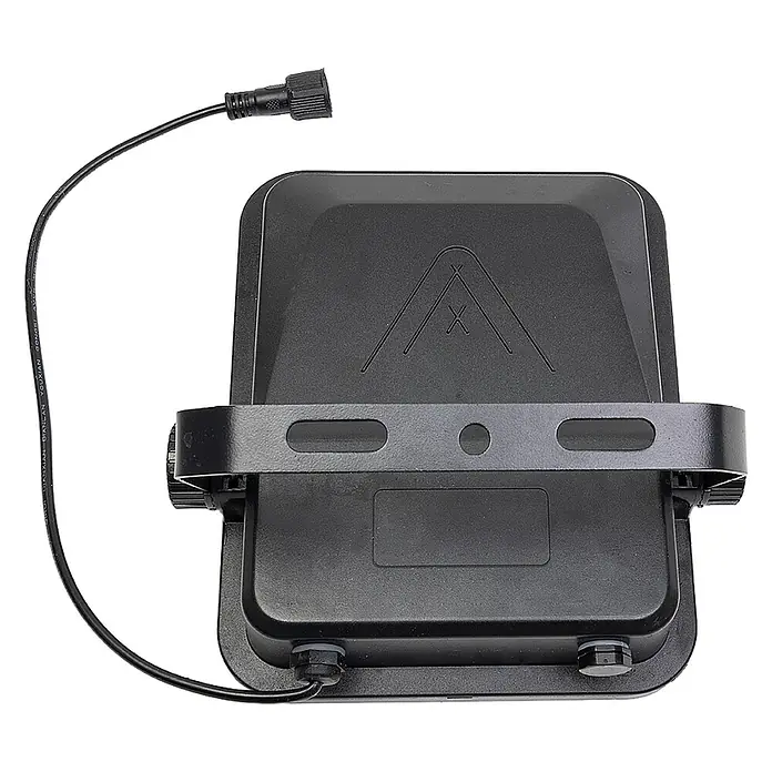 Luxula Solar-Außenwandleuchte LED Solarstrahler - 20 W, L x B x H: 28,3 x 26 x 4,8 cm, Schwarz, IP65, 2.750 lm - Schwarzer LED-Fluter mit robuster Metallhalterung und Stromkabel mit Anschlussstecker.