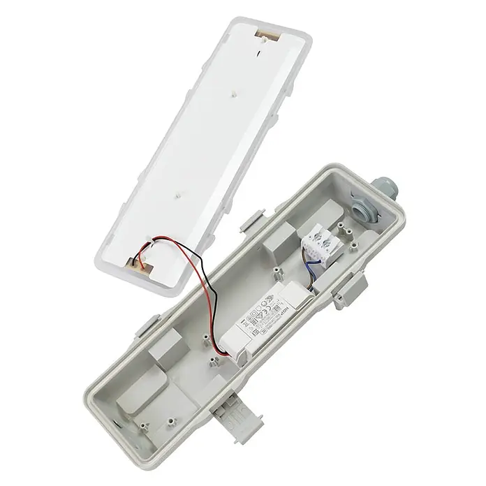 Luxula LED-Feuchtraumlichtleiste - Lichtfarbe: Neutralweiß, 6 W, IP65 - Geöffnete graue Kunststoff-LED-Leuchte mit internen Komponenten und abgenommener transparenter Abdeckung.