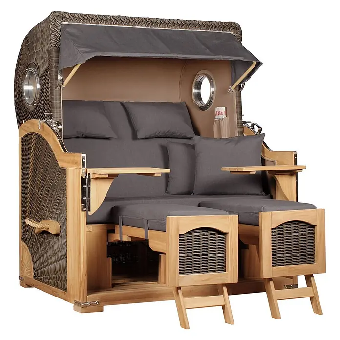 Mr. Deko Strandstuhl Strandkorb Düne Grande Bullauge Teak PE Grey Dessin 551 - 1 Stk., Teakholz. Polyrattan, Rückenlehne verstellbar, PE Grey - Zweisitziger Strandkorb aus dunkelbraunem Geflecht und hellem Holz, mit grauen Kissen, Verdeck, Beistelltischen und ausziehbaren Fußstützen.