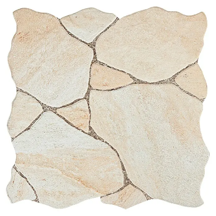 Feinsteinzeugfliese Cala Jet - 45 x 45 cm, Beige, Matt - Nahaufnahme einer quadratischen beigen Bodenfliese mit unregelmäßigen Formen und dunklen Fugen. Ideal für rustikale Innenräume.