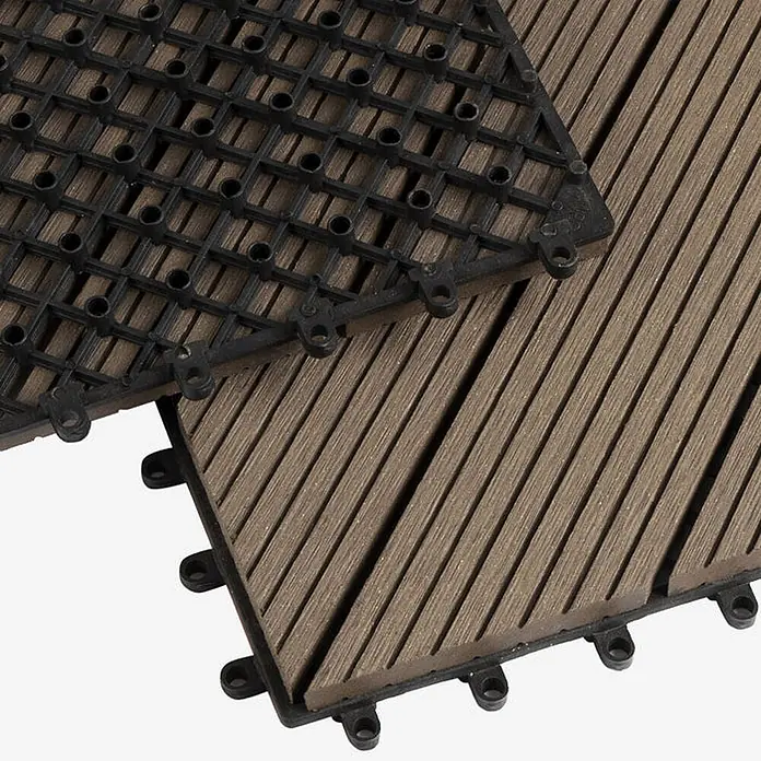 Floordirekt Klickfliese WPC Classic Dunkelbraun 30 x 30 cm - 30 x 30 x 2,2 cm, 1 Stk. - Klickfliesen für Terrassen. Eine zeigt braune Lamellen, die andere die schwarze Kunststoff-Gitterunterseite.
