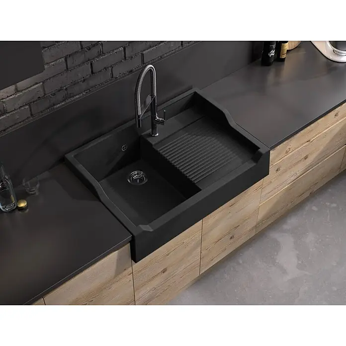 Carea Einbauspüle Timbre - 90 x 61,5 cm, Schwarz, Anzahl Becken: 1 Stk. - Schwarze Küchenspüle mit Abtropffläche und Wasserhahn, in moderner dunkler Arbeitsplatte integriert.