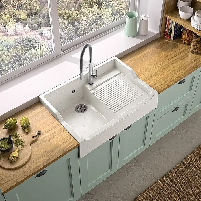 Carea Einbauspüle Timbre - 90 x 61,5 cm, Weiß, Anzahl Becken: 1 Stk. - Helle gesprenkelte Verbundküchenspüle mit integriertem Abtropfbecken und flexiblem Wasserhahn, in Holzarbeitsplatte eingebaut.