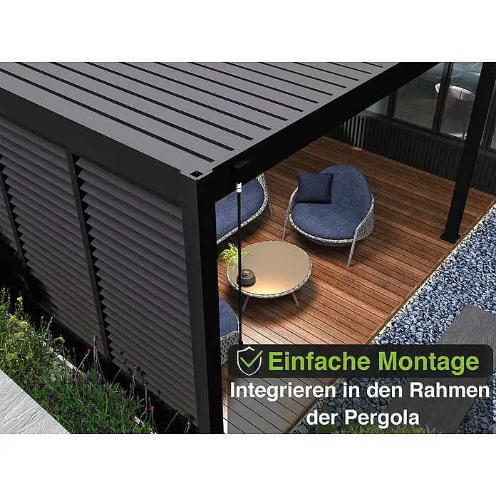 Weide Pergola Seitenwand Lamellenwand Paneel für Weide Pergola Anthrazit 113 cm - B x T: 113 x 6 cm, Aluminium - Moderne dunkelgraue Lamellen-Pergola, die einen Sitzbereich im Freien mit Holzdeck und Pflanzgefäßen überdacht. Das Lamellendach ist sichtbar.