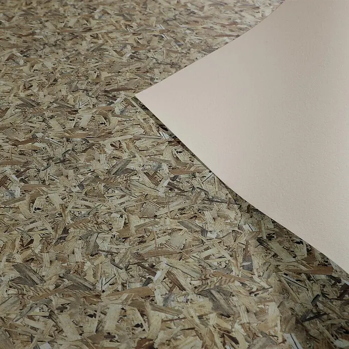 Vinylboden CV-Belag - 350 x 100 cm, OSB - Helles beiges Papier, das teilweise eine OSB-Plattenoberfläche bedeckt.