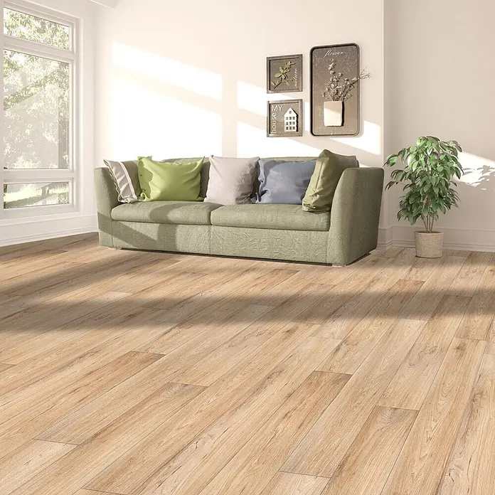 Vinylboden CV-Belag - 350 x 200 cm, Eiche Antik Wagner 1 - Helles Naturholz-Dielenboden mit feiner Maserung, verlegt in einem hellen Raum, Sonnenlicht reflektierend.